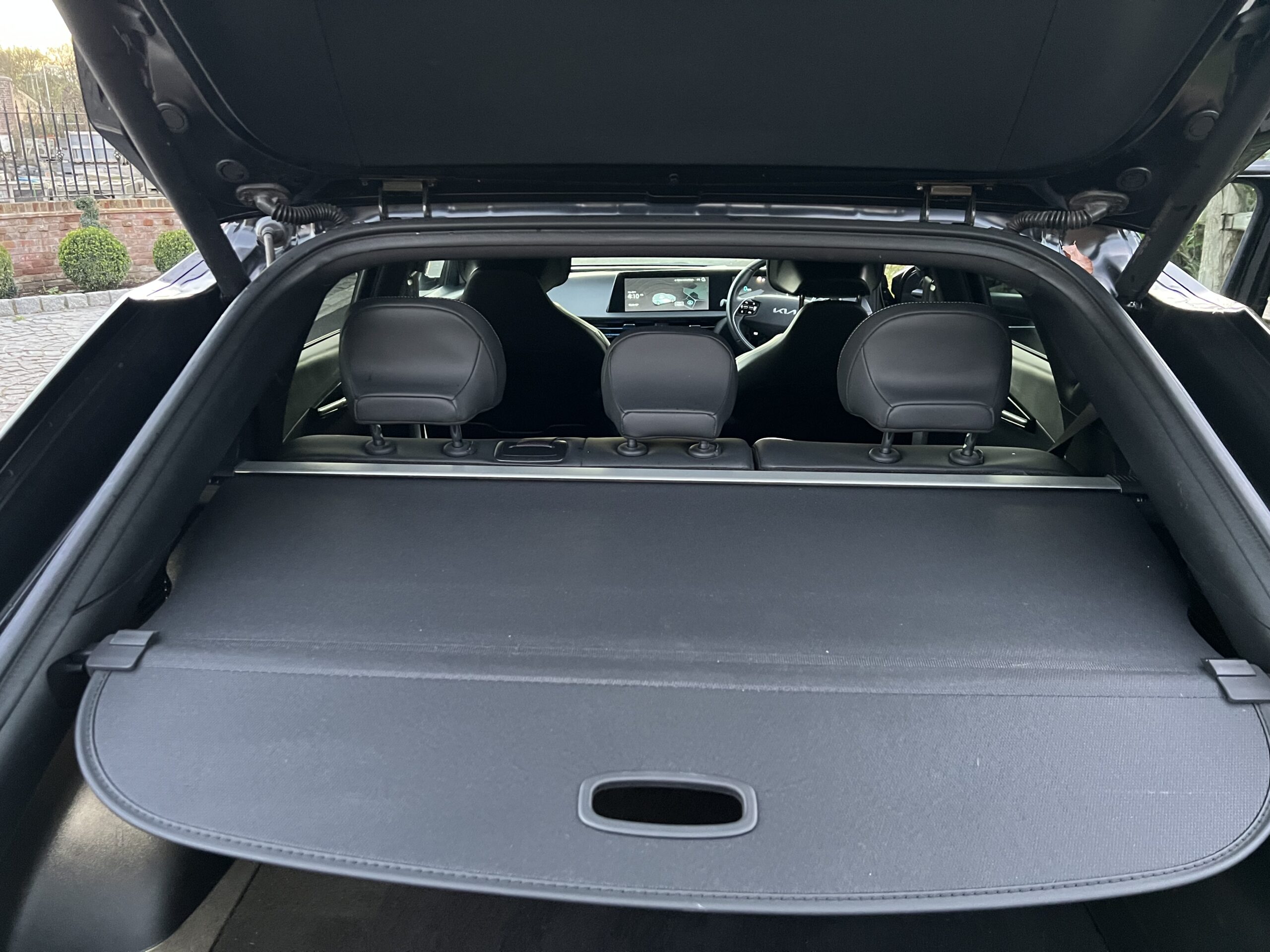 
								KIA EV6 2023 FULL ELECTRIC full									