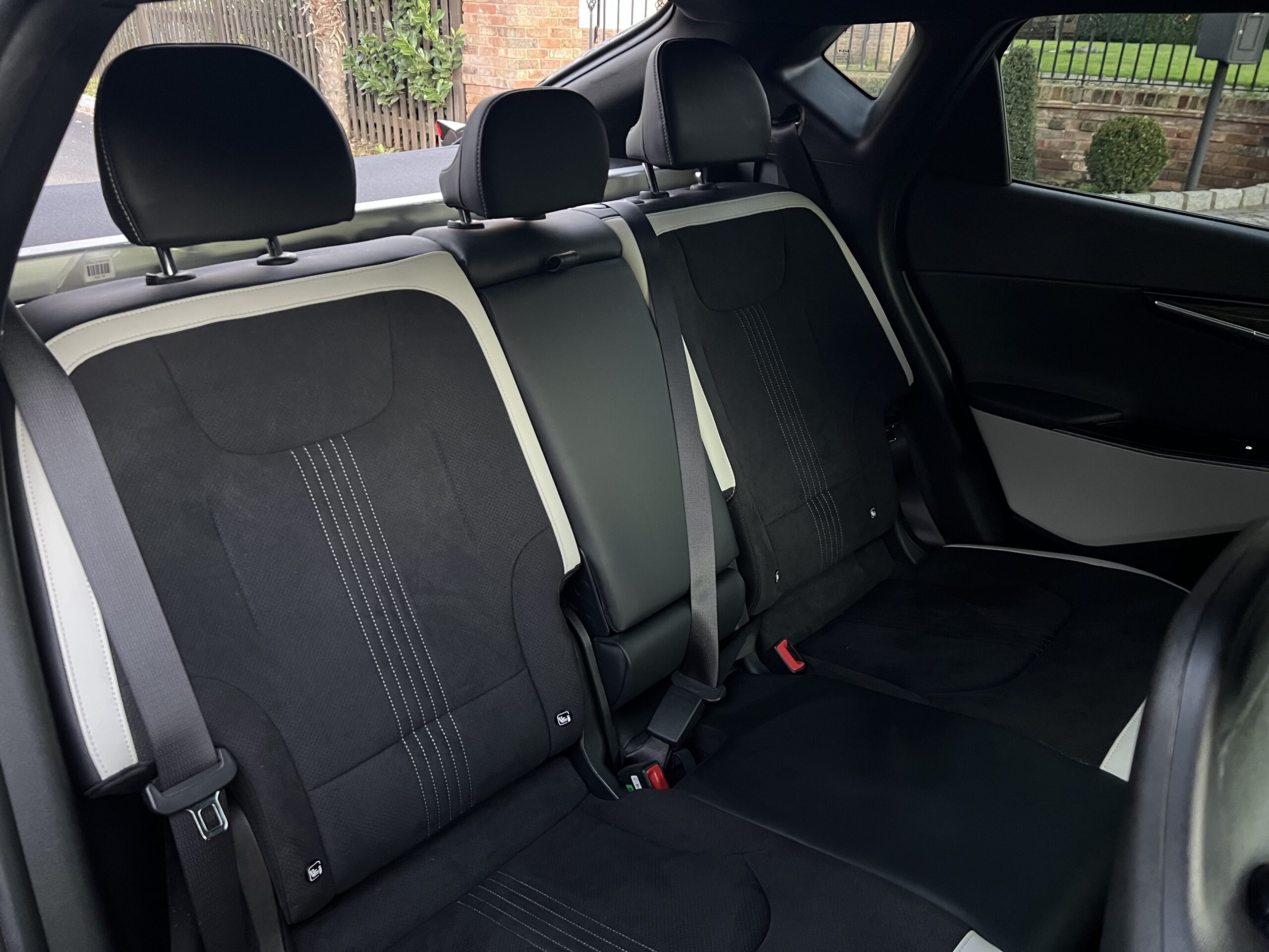 
								KIA EV6 2023 FULL ELECTRIC full									