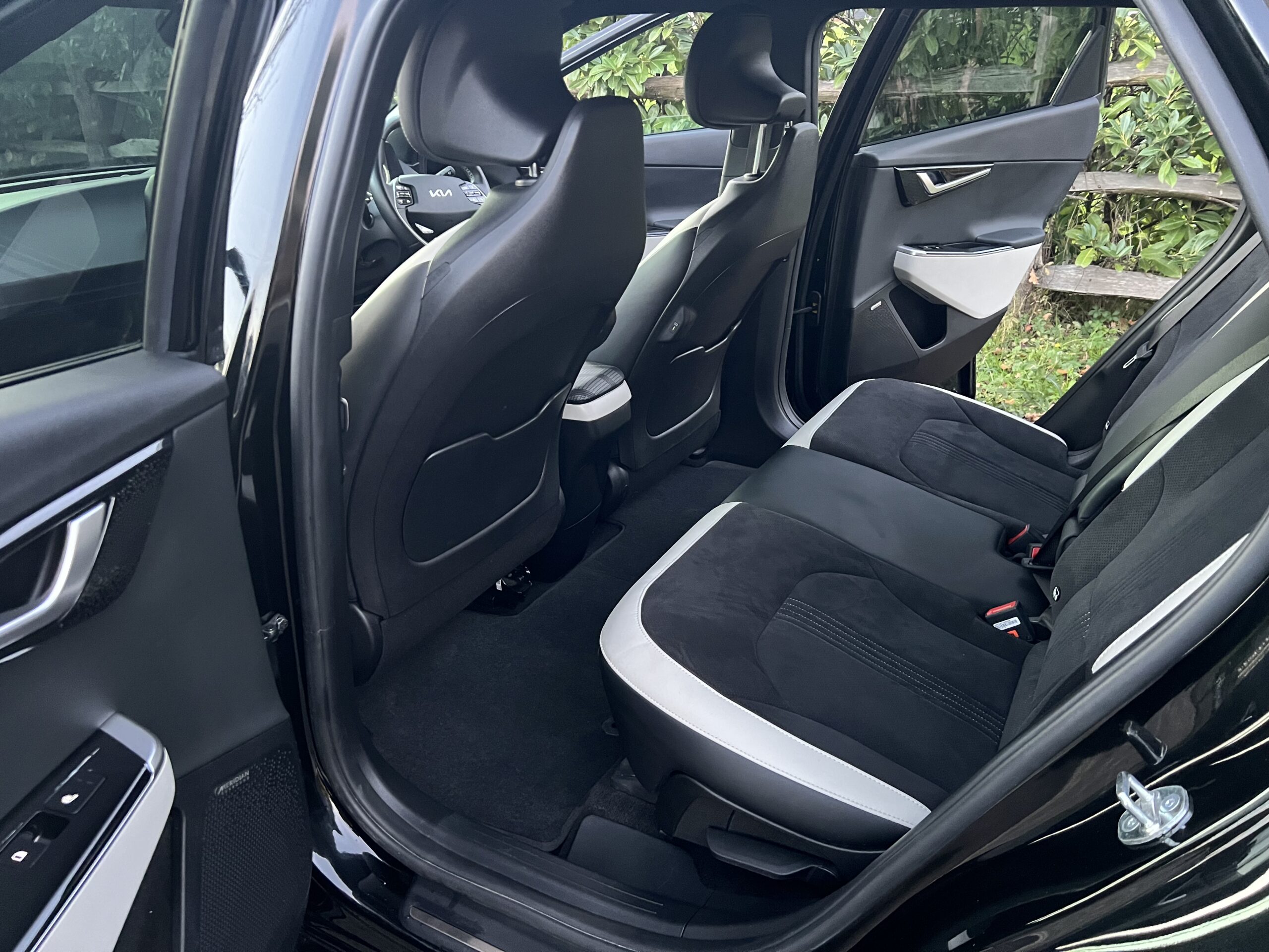 
								KIA EV6 2023 FULL ELECTRIC full									