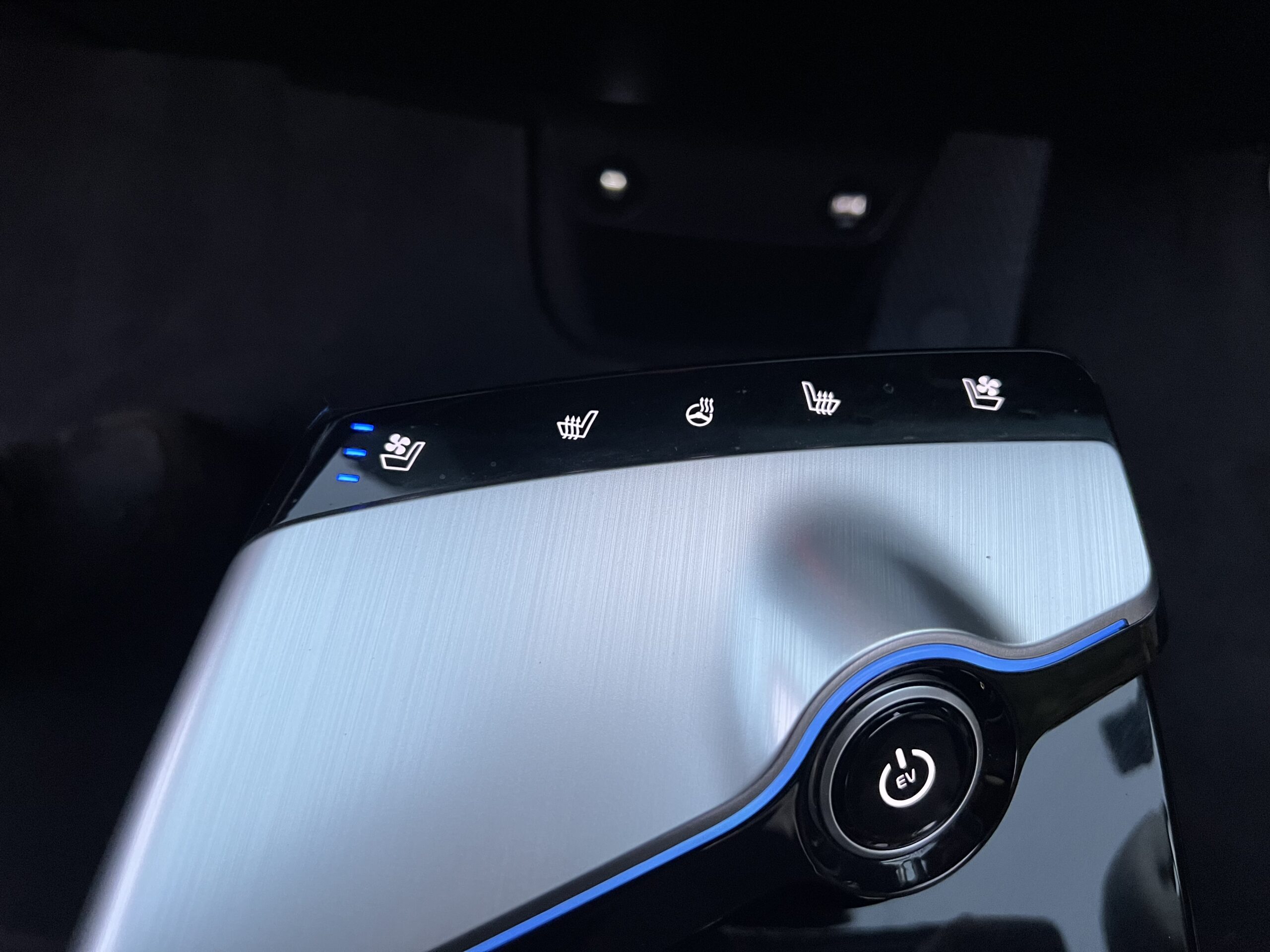 
								KIA EV6 2023 FULL ELECTRIC full									