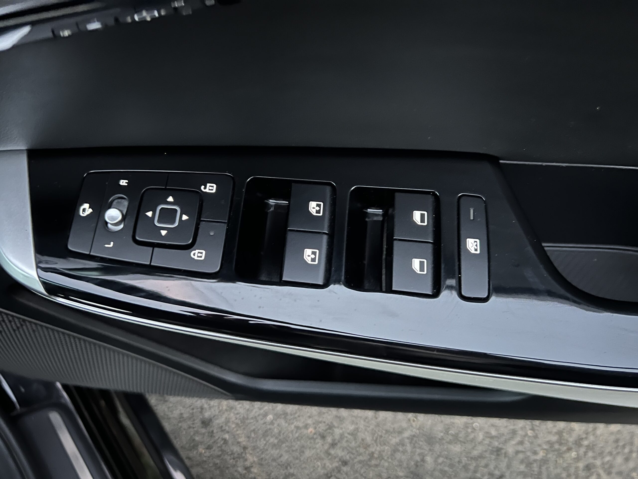 
								KIA EV6 2023 FULL ELECTRIC full									