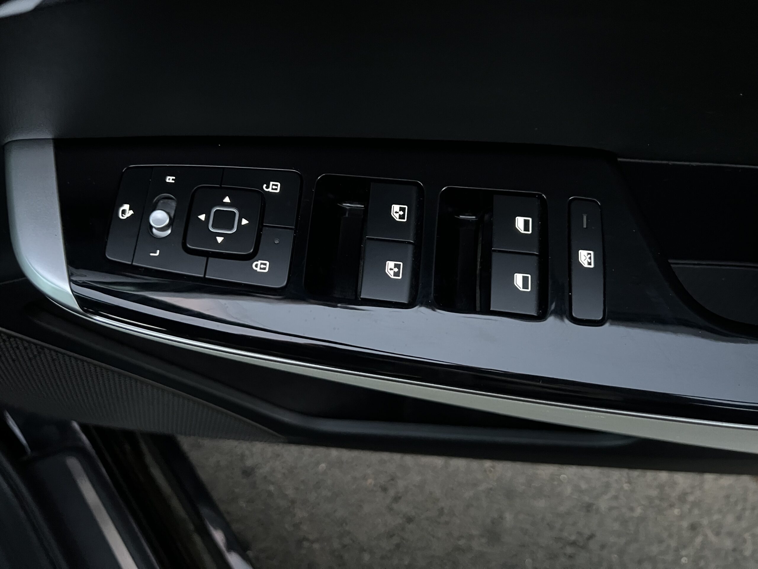 
								KIA EV6 2023 FULL ELECTRIC full									