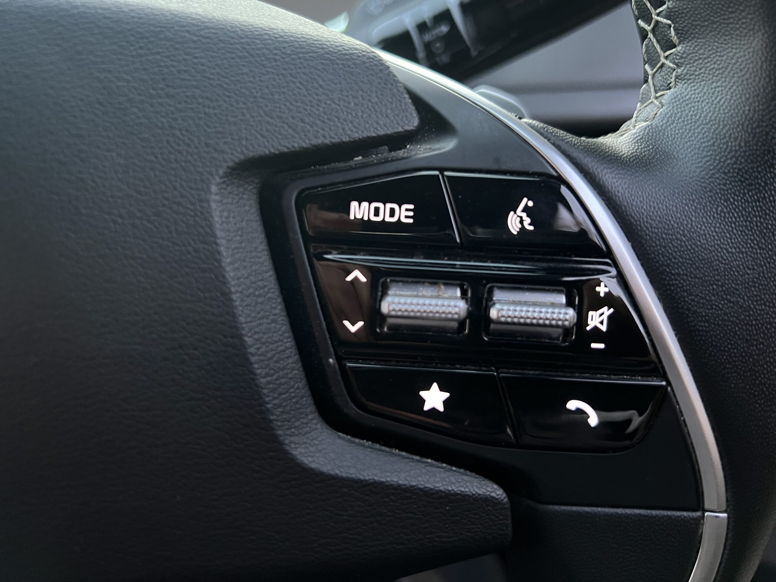 
								KIA EV6 2023 FULL ELECTRIC full									