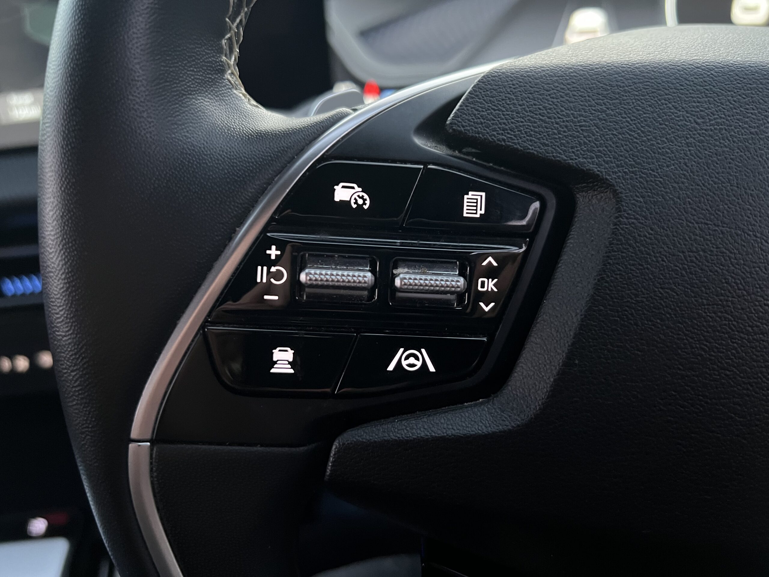 
								KIA EV6 2023 FULL ELECTRIC full									