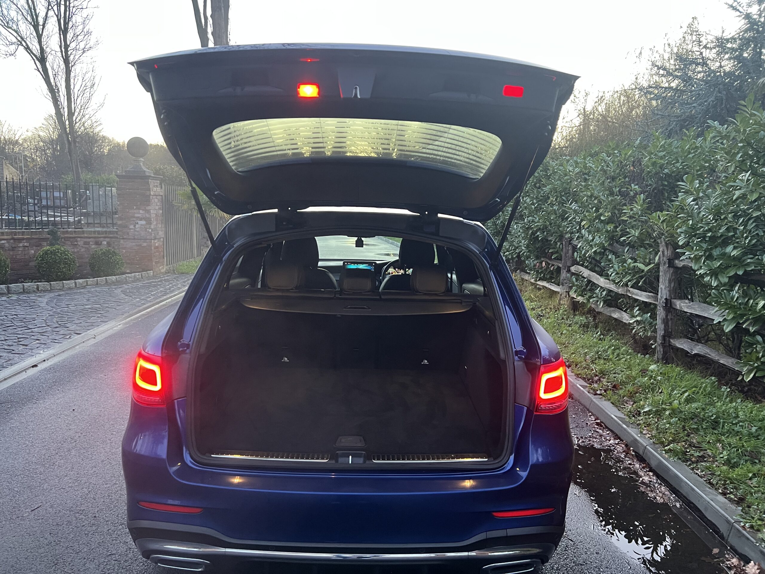 
								Mercedes GLC 2021 AUTOMATIC DIESEL full									