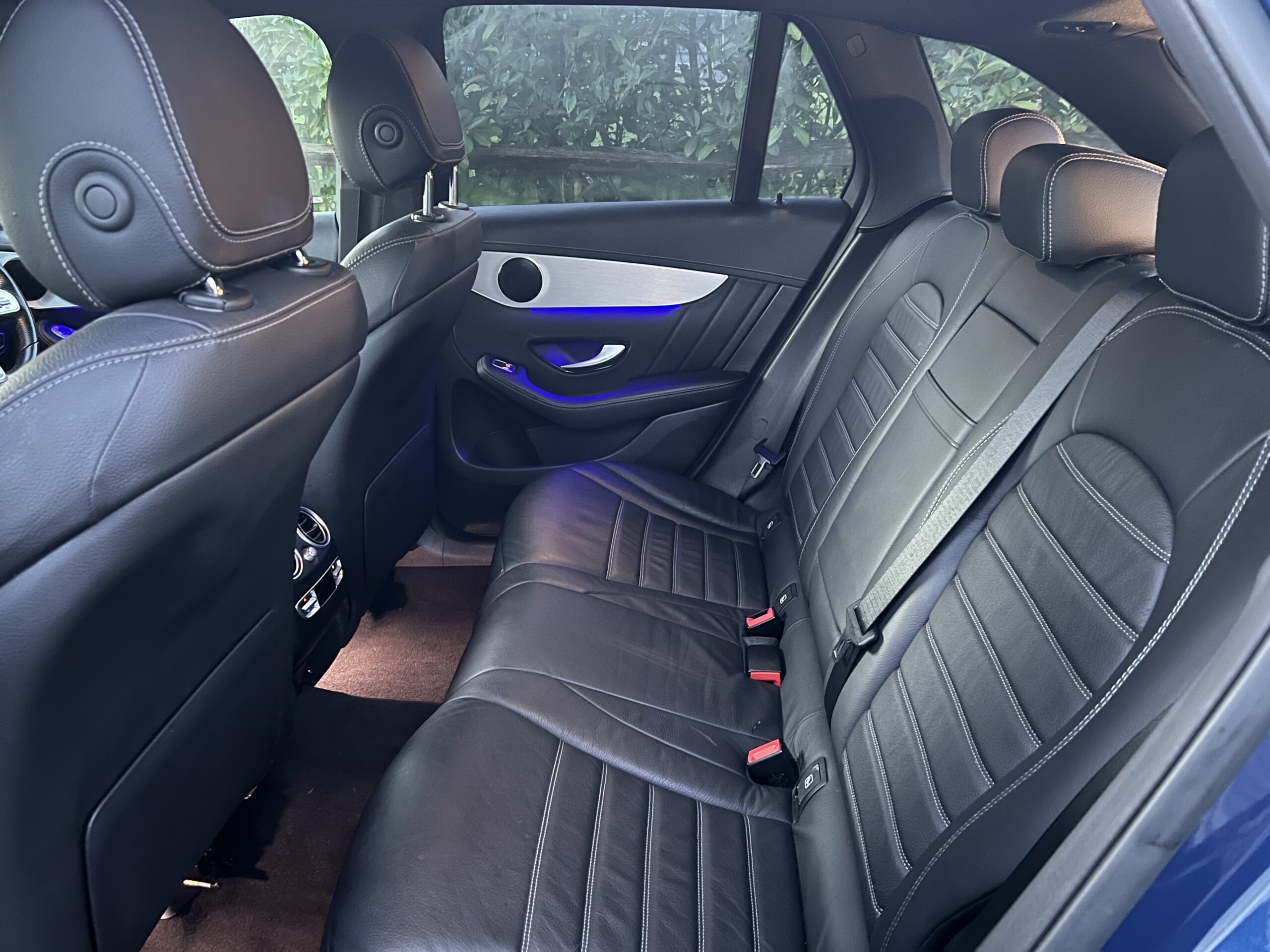 
								Mercedes GLC 2021 AUTOMATIC DIESEL full									