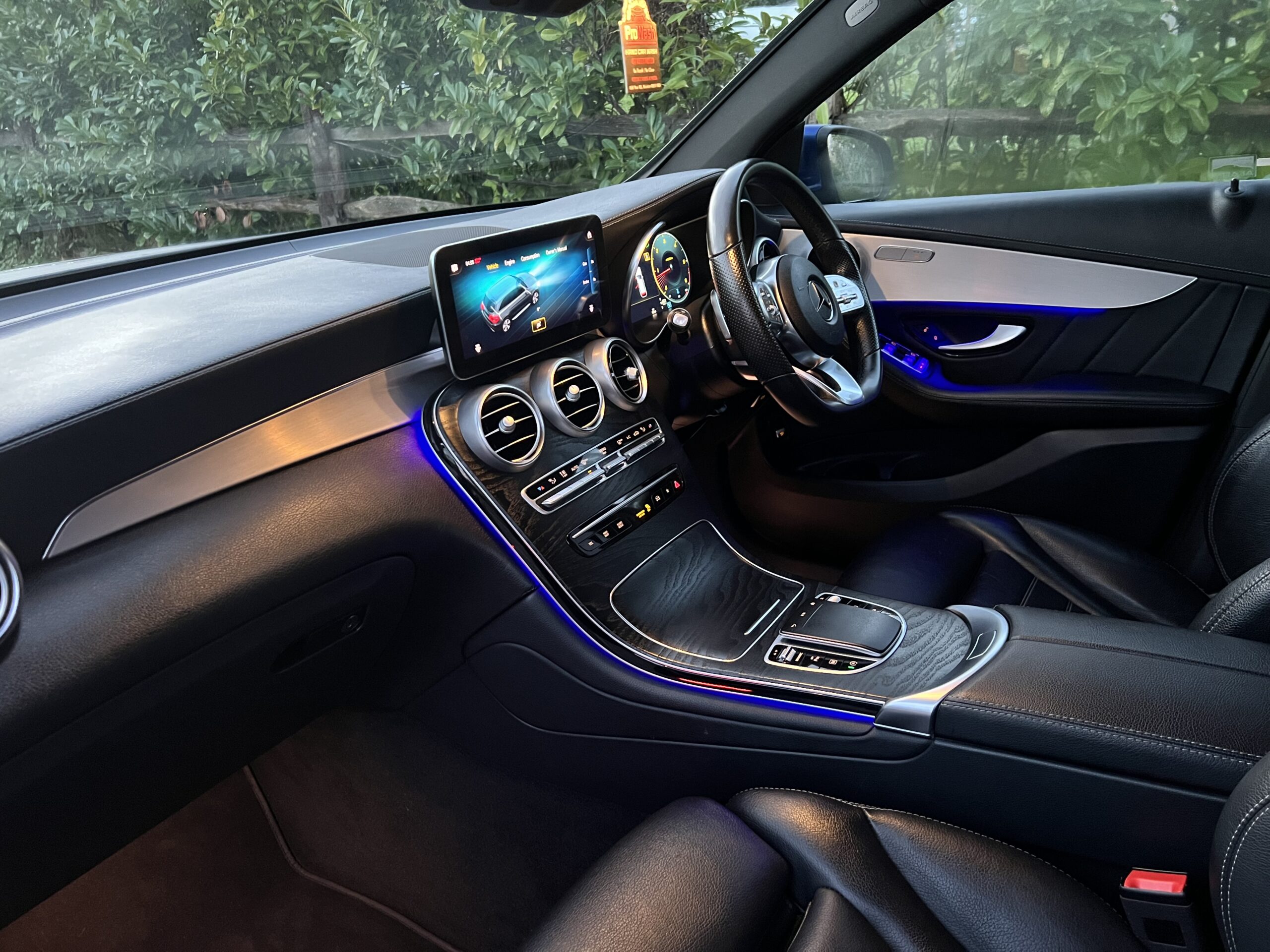 
								Mercedes GLC 2021 AUTOMATIC DIESEL full									