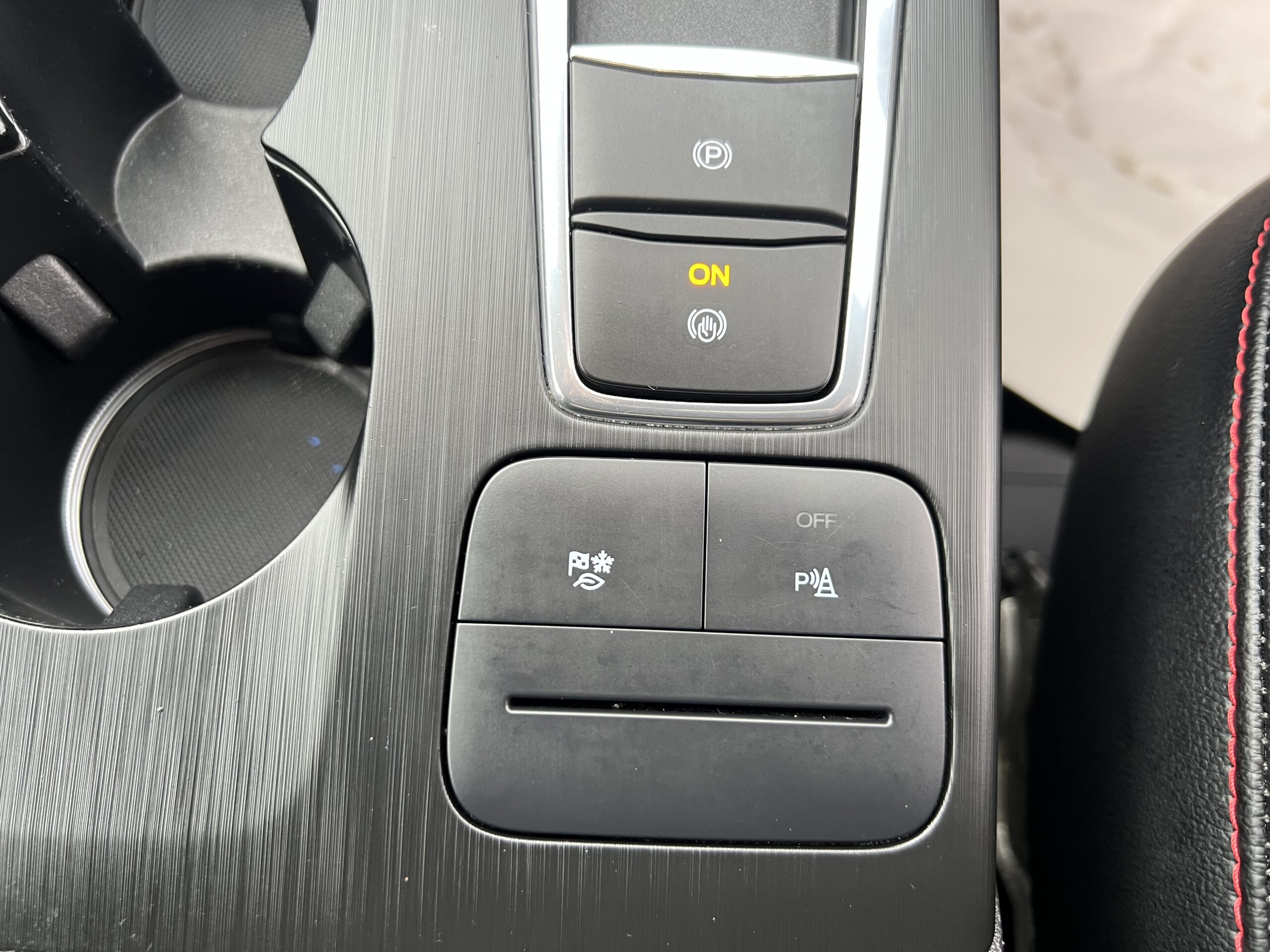 
								FORD KUGA 2022 HYBRID full									