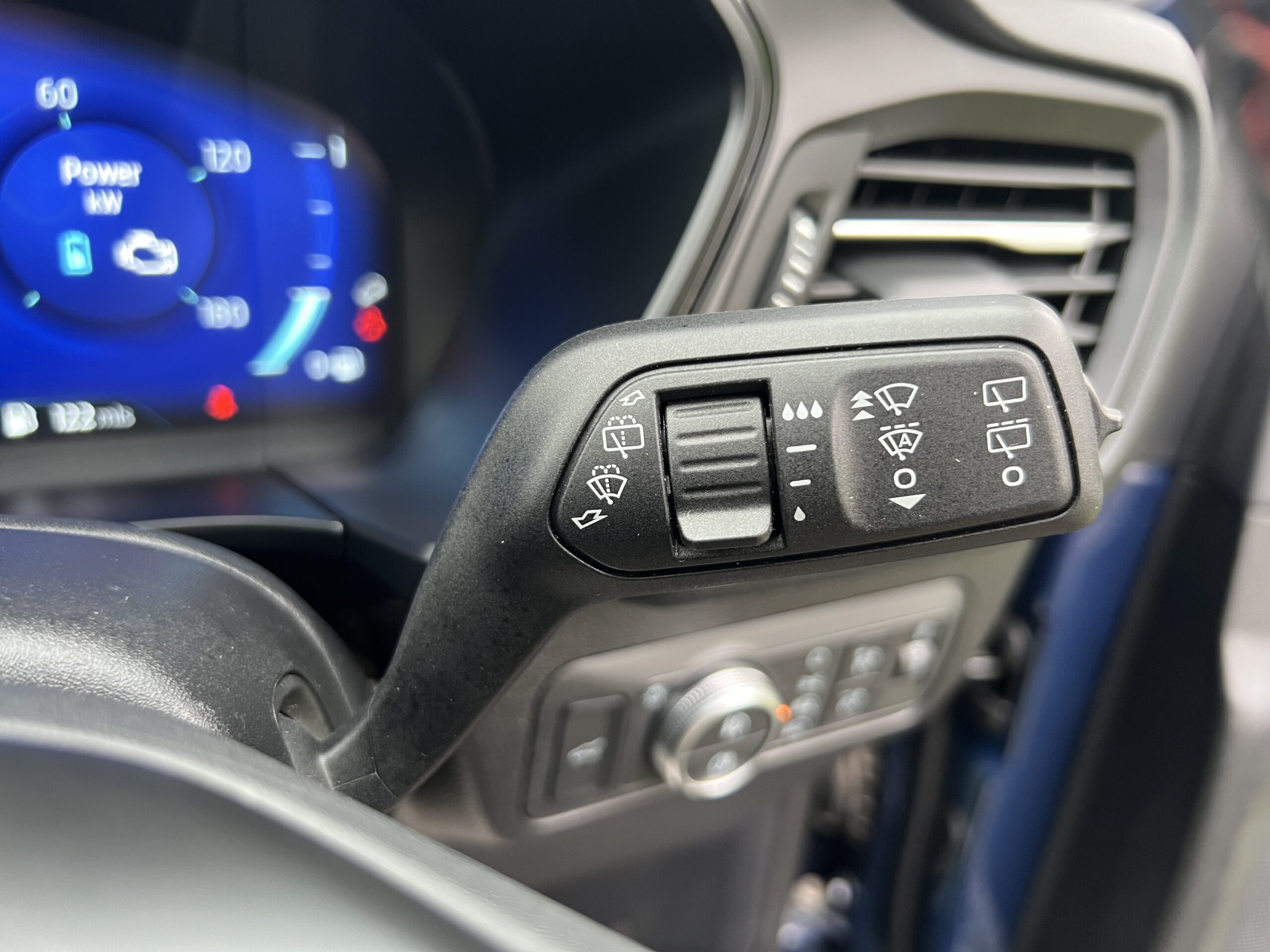 
								FORD KUGA 2022 HYBRID full									