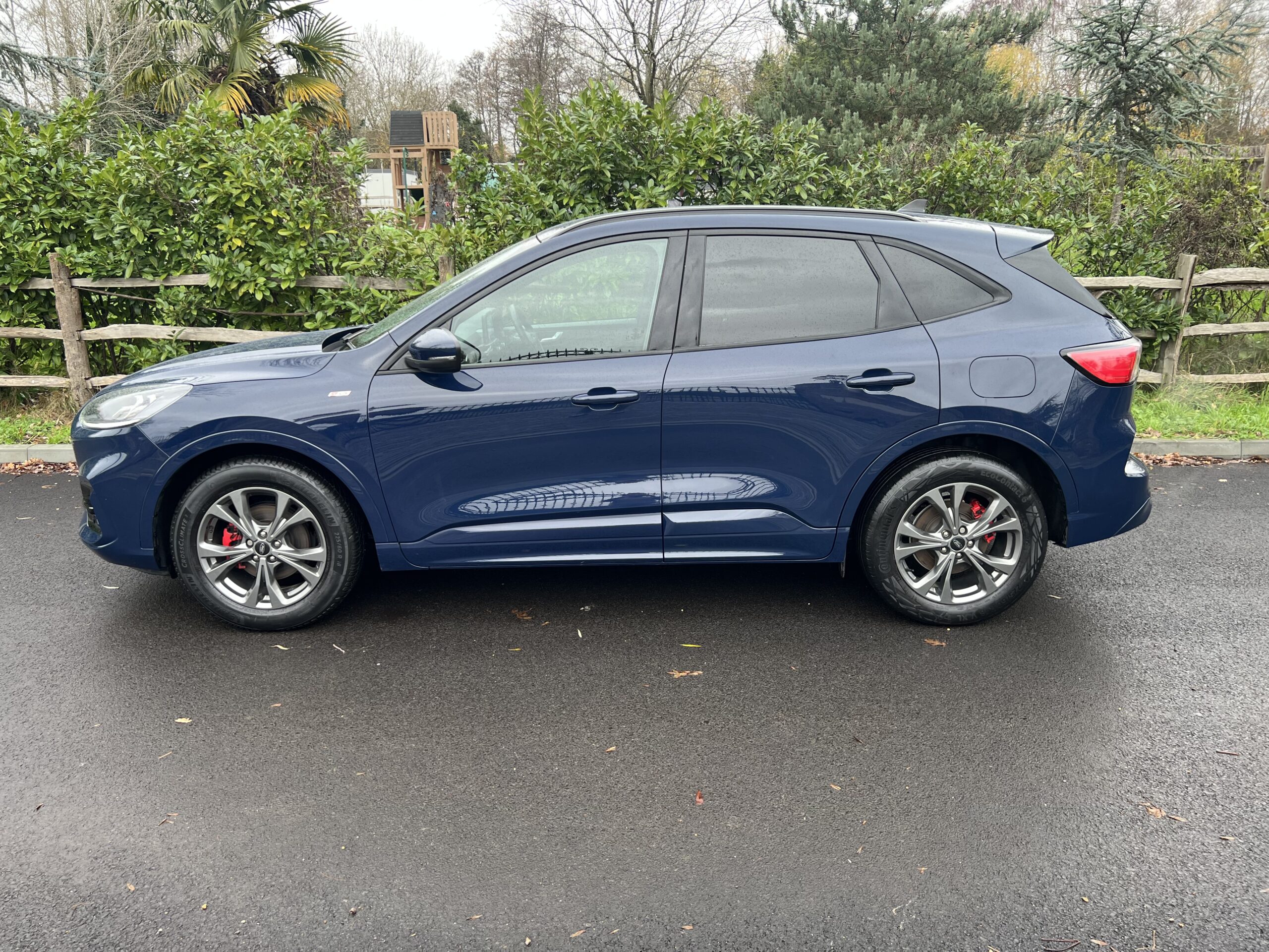 
								FORD KUGA 2022 HYBRID full									