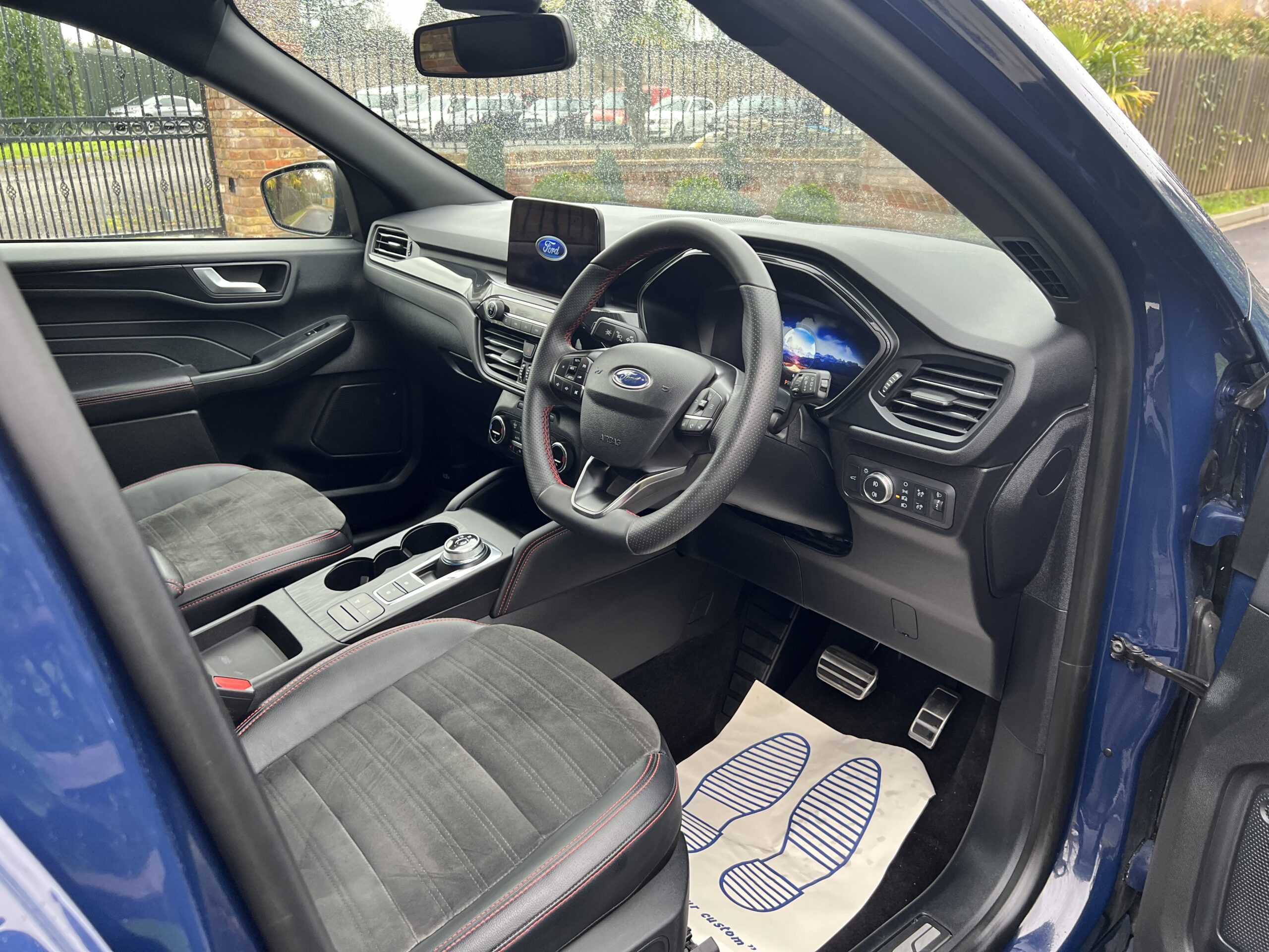 
								FORD KUGA 2022 HYBRID full									