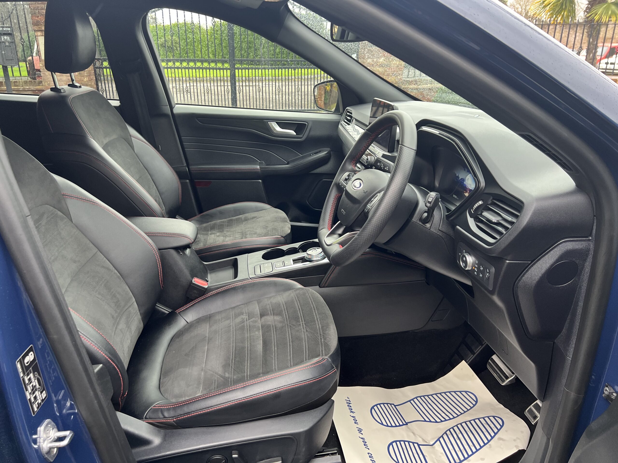 
								FORD KUGA 2022 HYBRID full									
