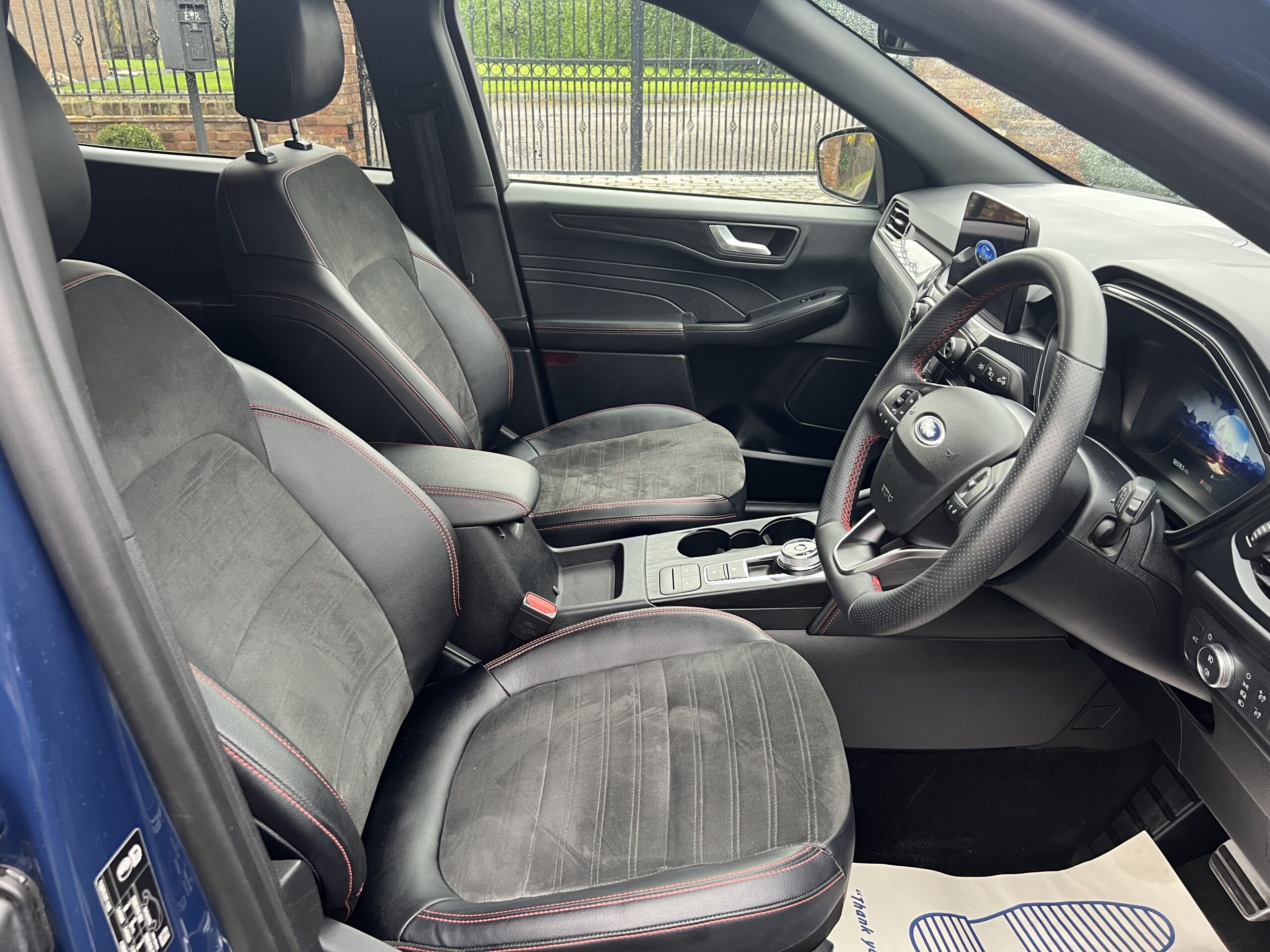 
								FORD KUGA 2022 HYBRID full									