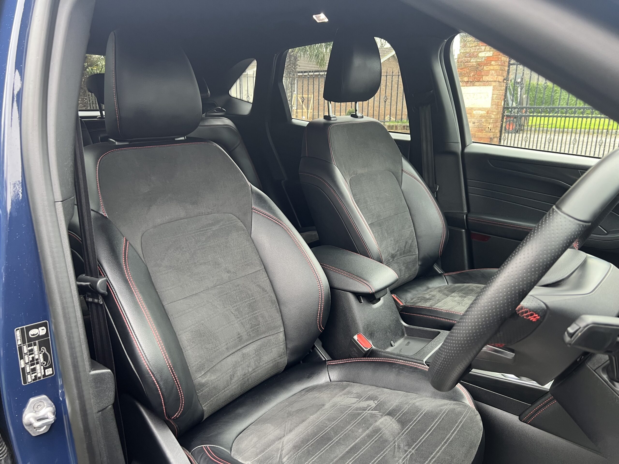 
								FORD KUGA 2022 HYBRID full									