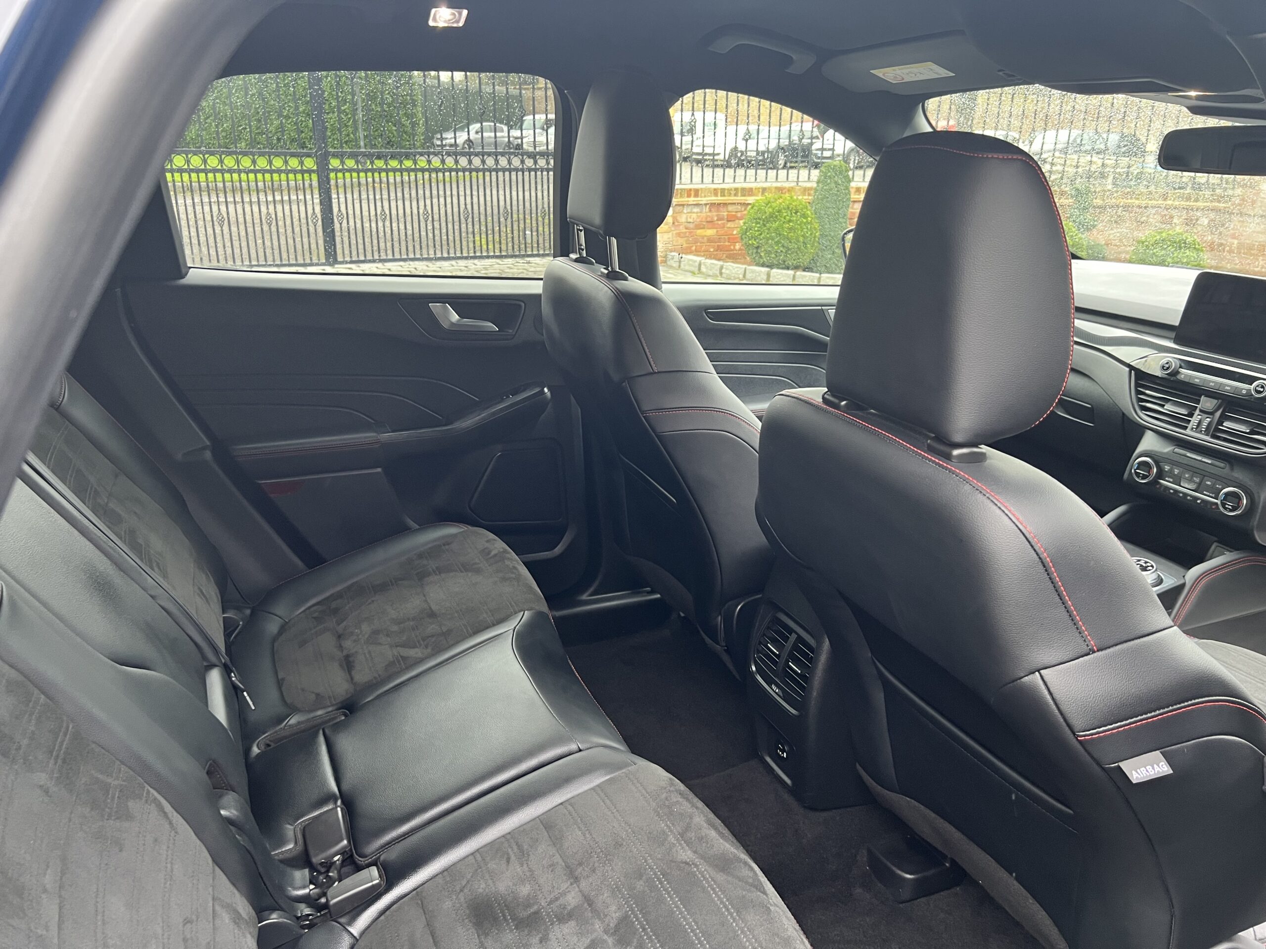 
								FORD KUGA 2022 HYBRID full									