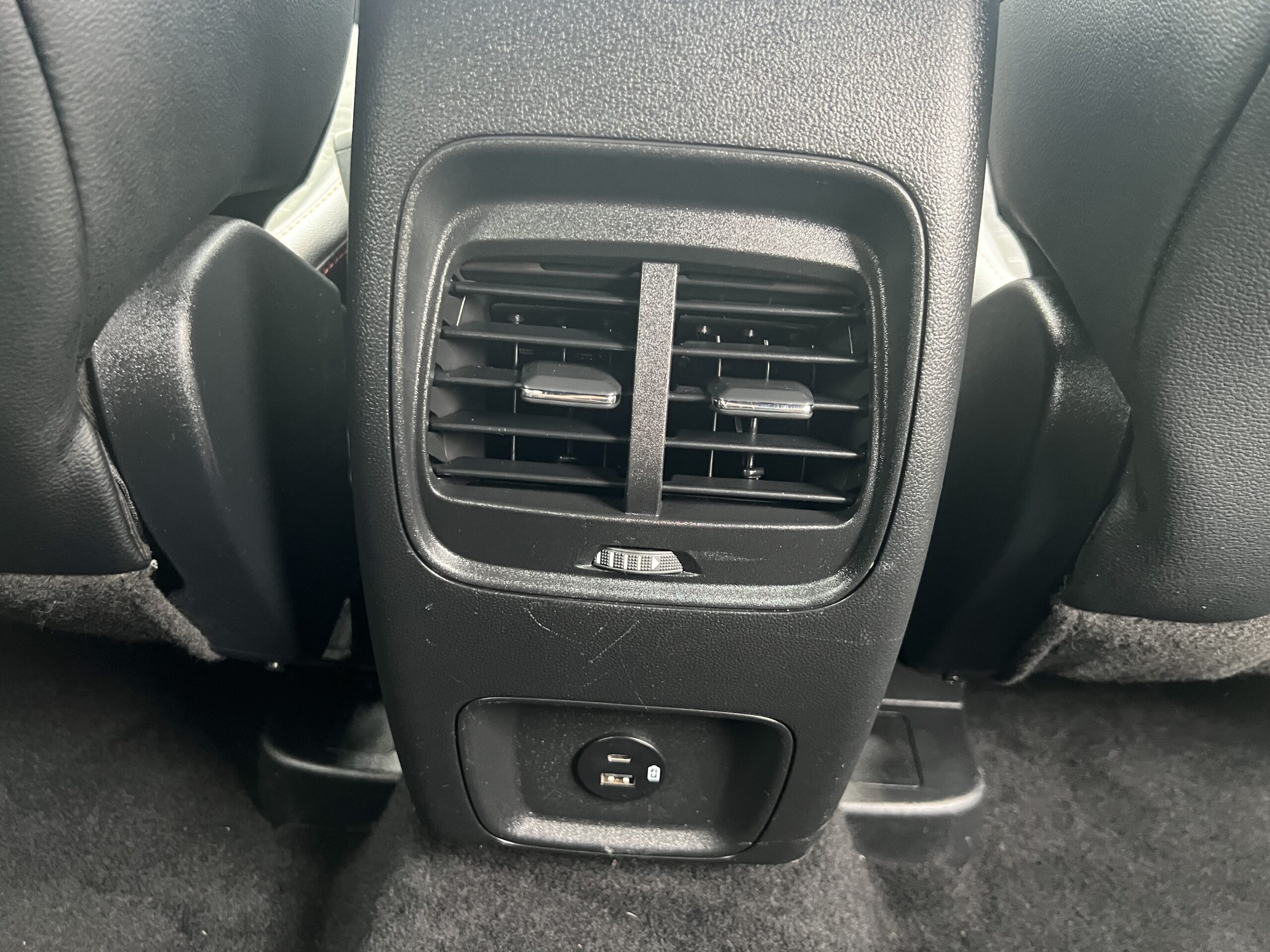 
								FORD KUGA 2022 HYBRID full									