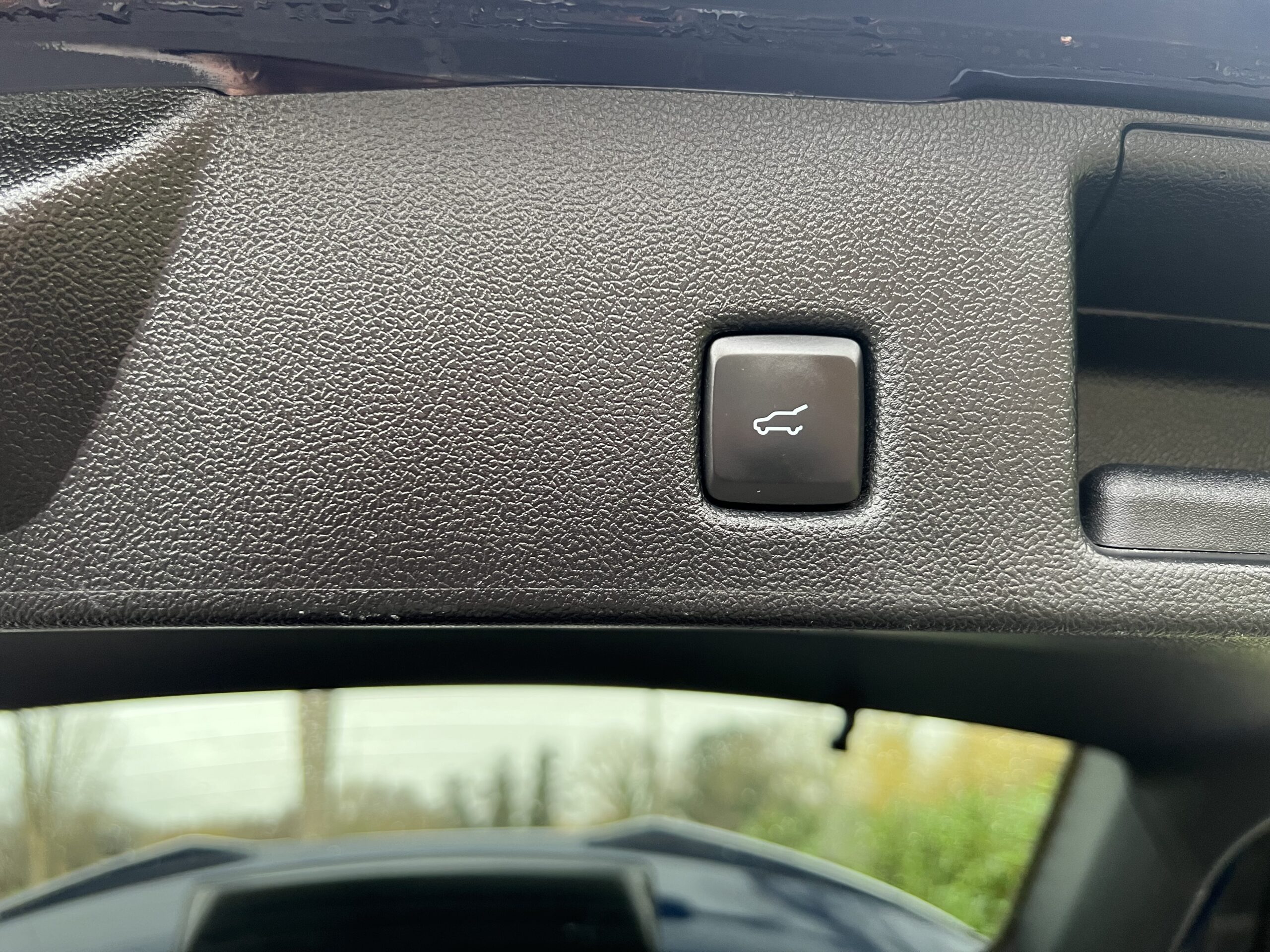 
								FORD KUGA 2022 HYBRID full									