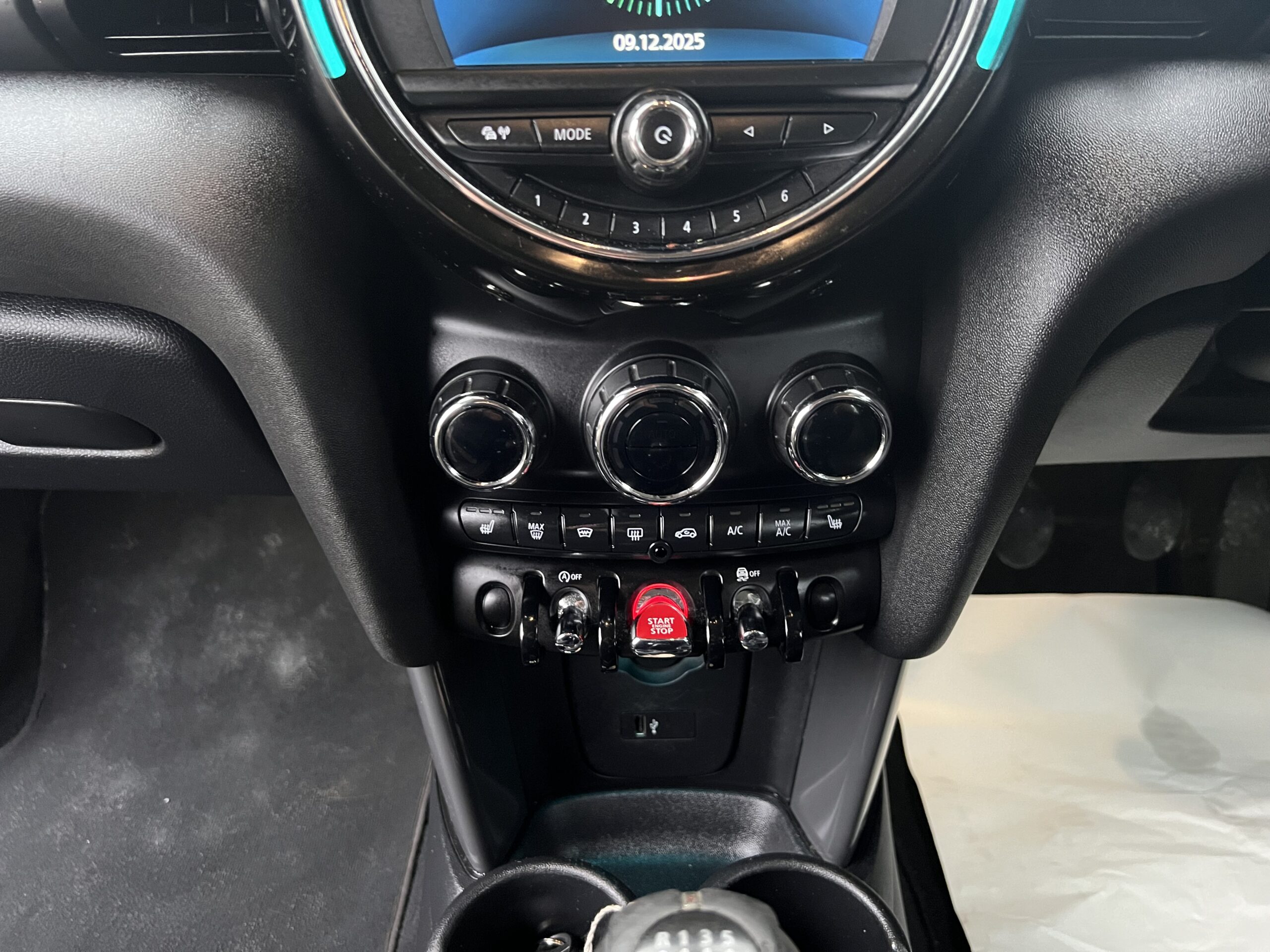 
								Mini Cooper 2019 full									