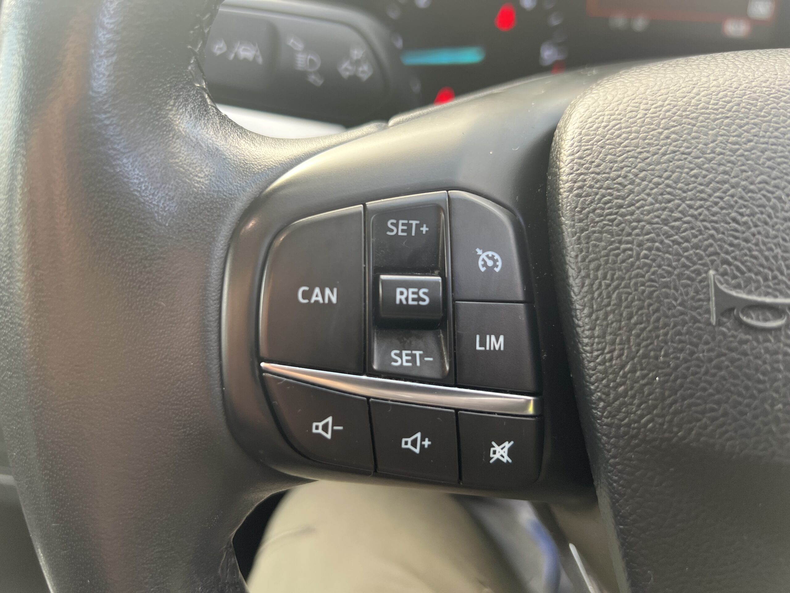 
								FORD FOCUS ZETEC full									