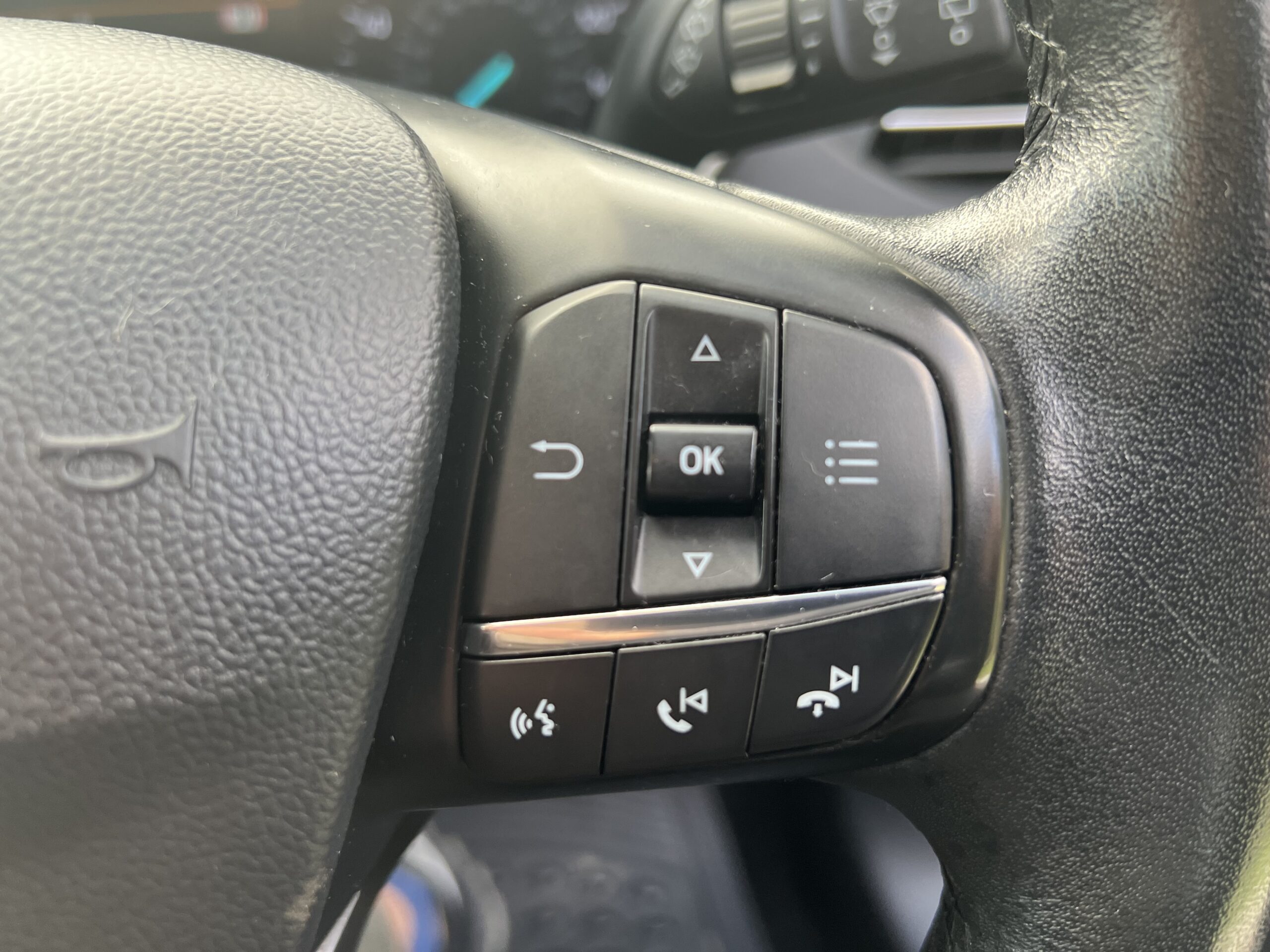 
								FORD FOCUS ZETEC full									