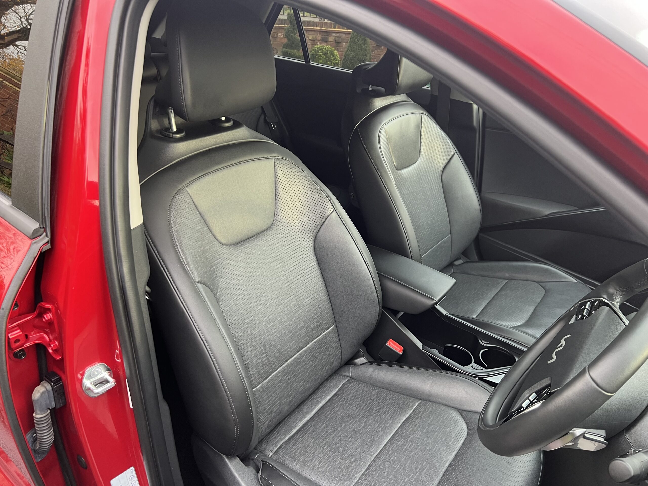 
								KIA NIRO ELECTRIC full									