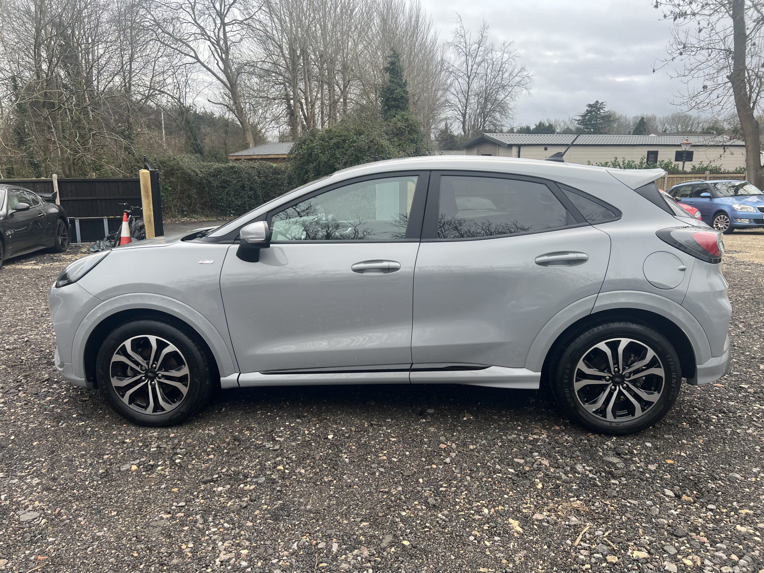 
								FOR PUMA 2021 ST LINE X full									