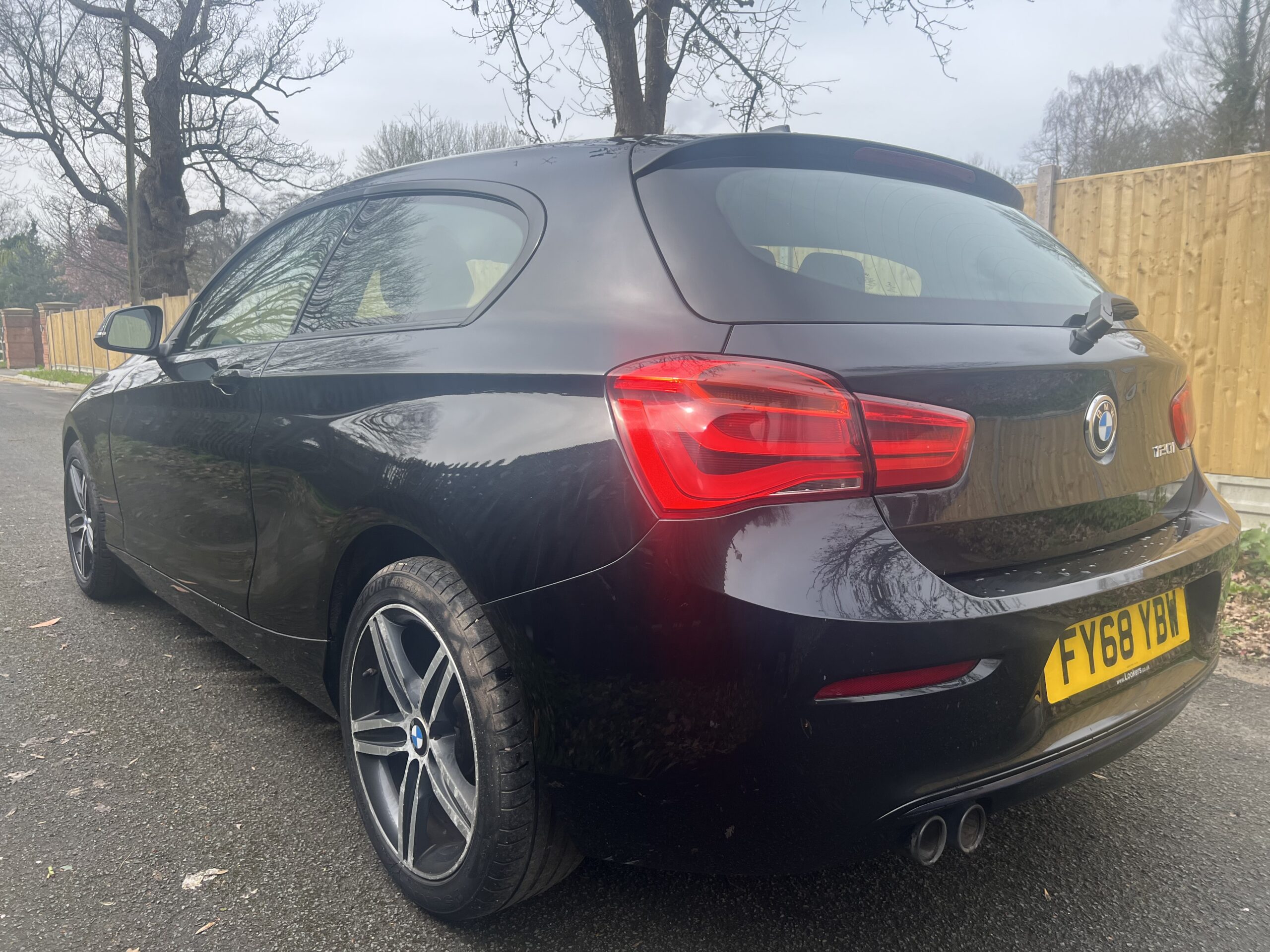 
								BMW 120I SPORT 2018 full									