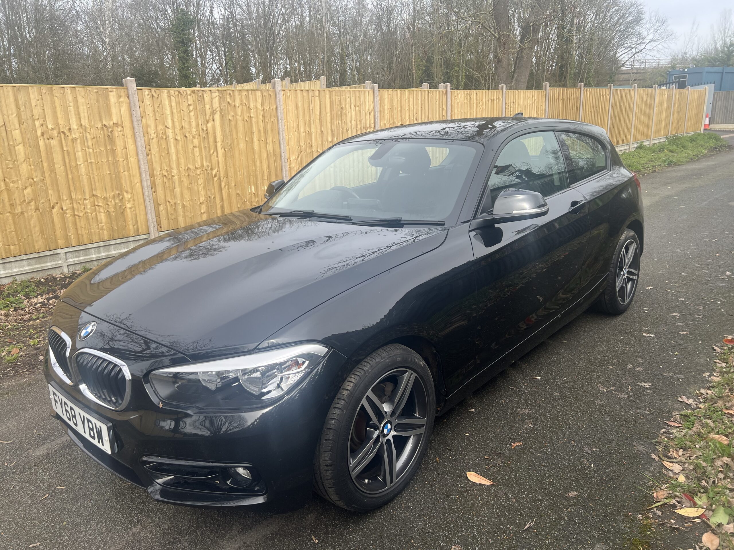 
								BMW 120I SPORT 2018 full									