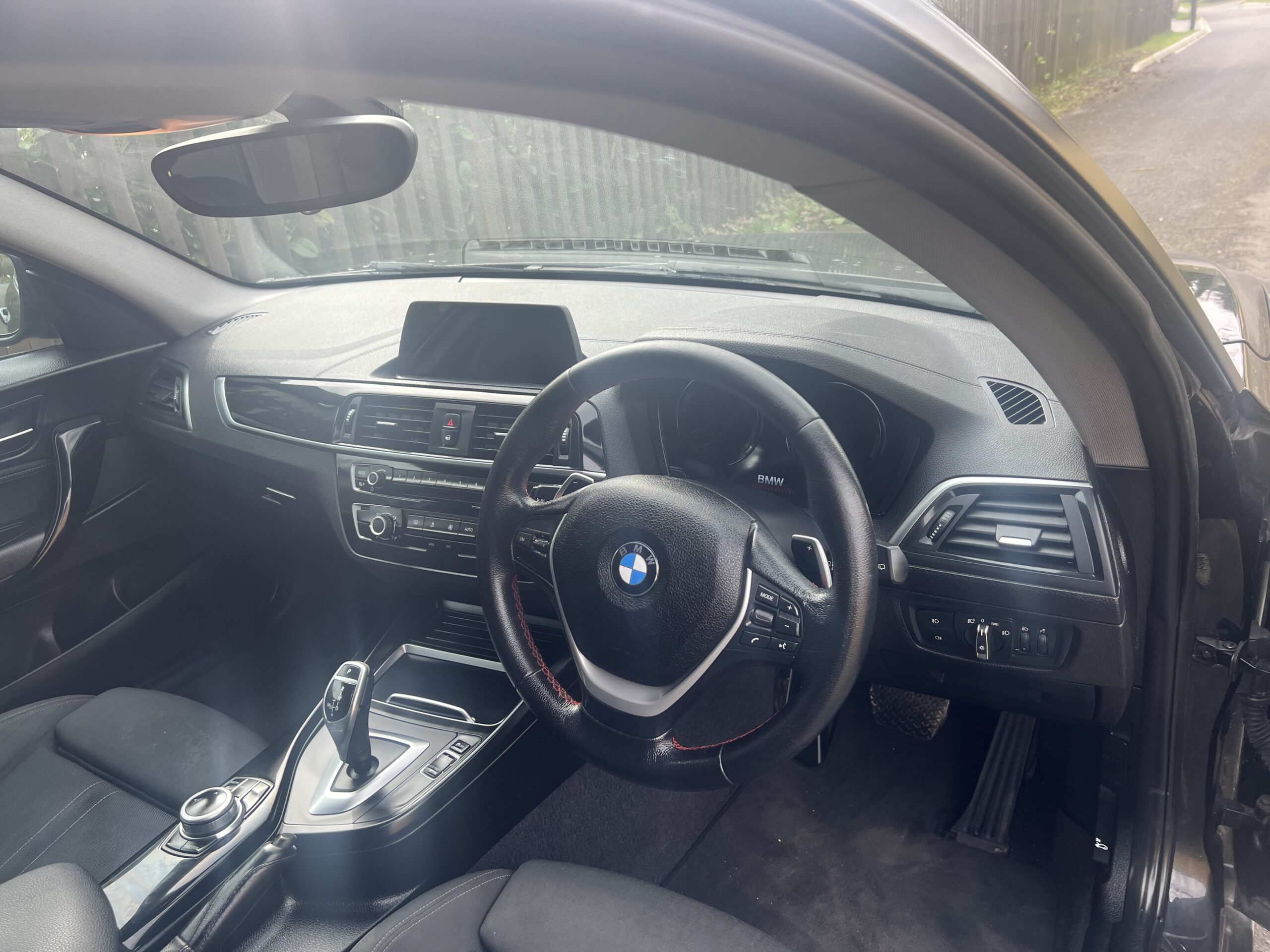 
								BMW 120I SPORT 2018 full									