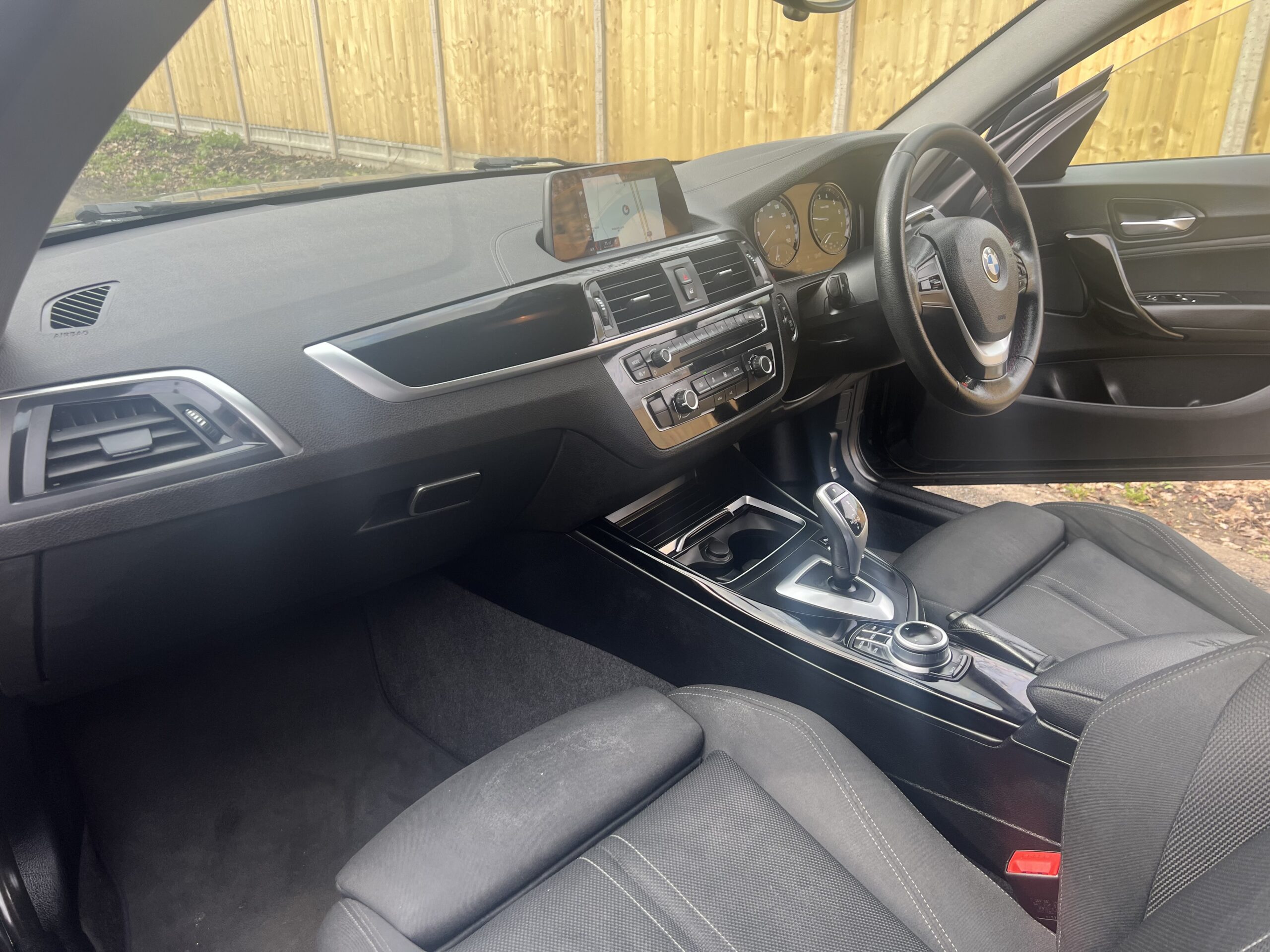 
								BMW 120I SPORT 2018 full									