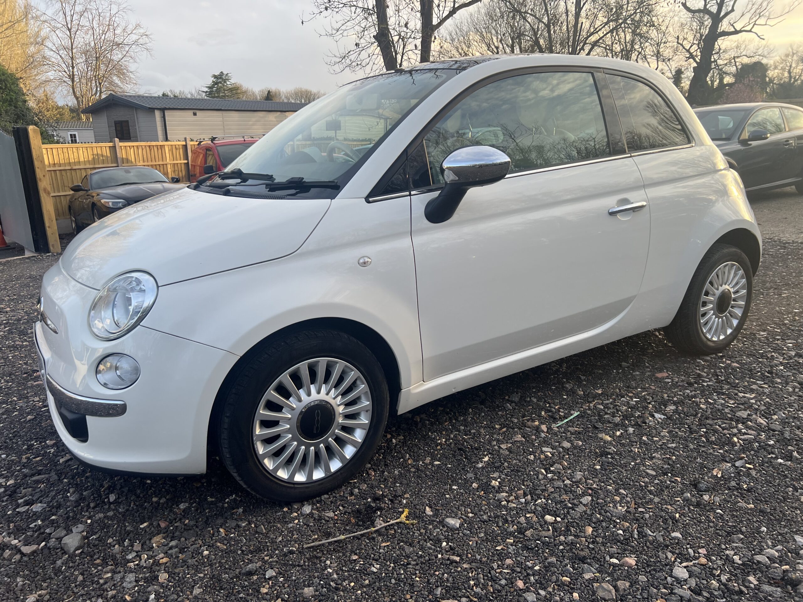 
								FIAT 500 full									