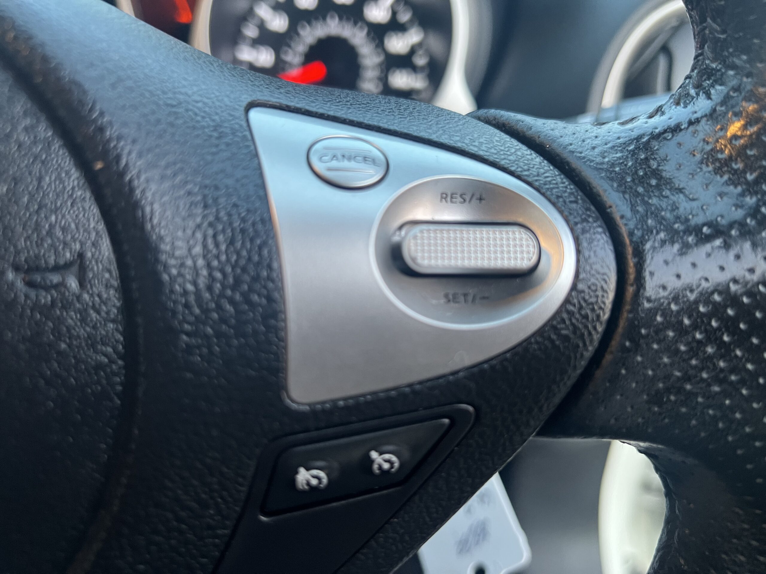 
								NISSAN JUKE 2013 full									