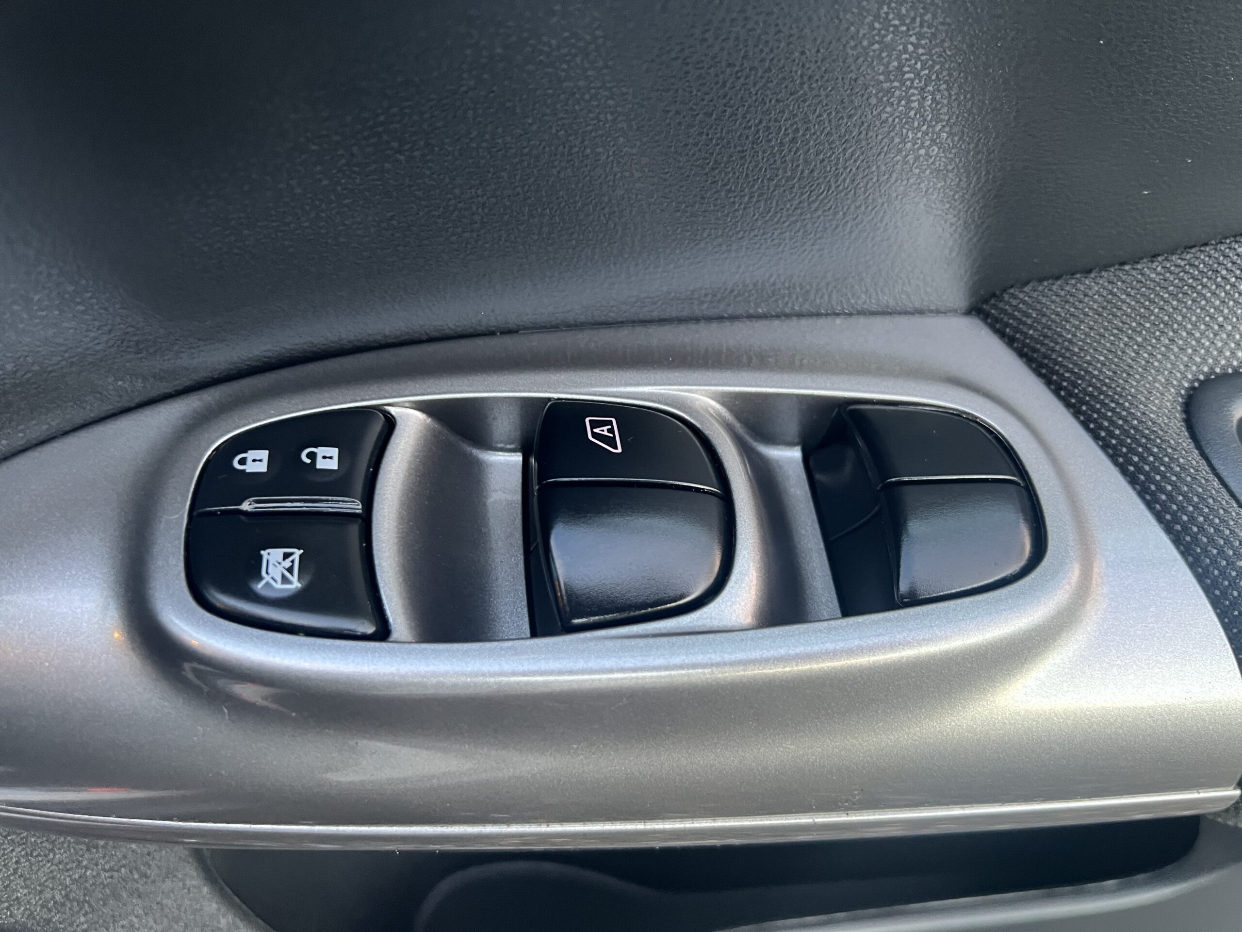 
								NISSAN JUKE 2013 full									